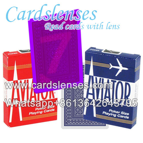 Aviator Spielkarten mit leuchtenden Markierungen